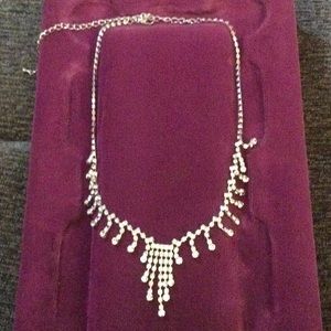 Elegant necklace with Rhinestones